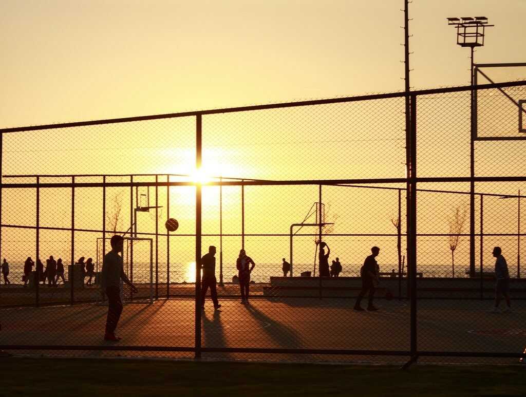 przepisy gry w koszykówkę