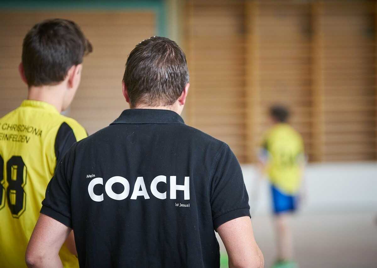 jak zostać trenerem koszykówki