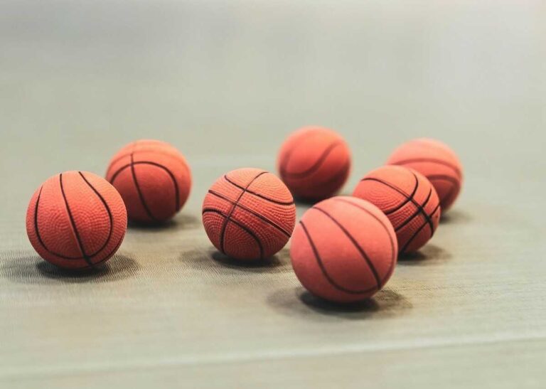 jaką piłkę do koszykówki wybrać