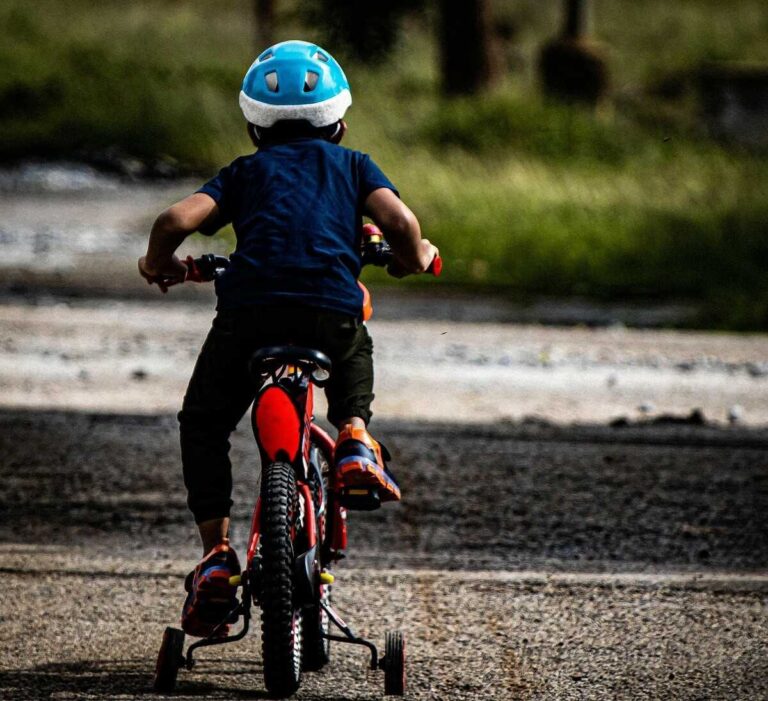 jak nauczyć dziecko jazdy na rowerze