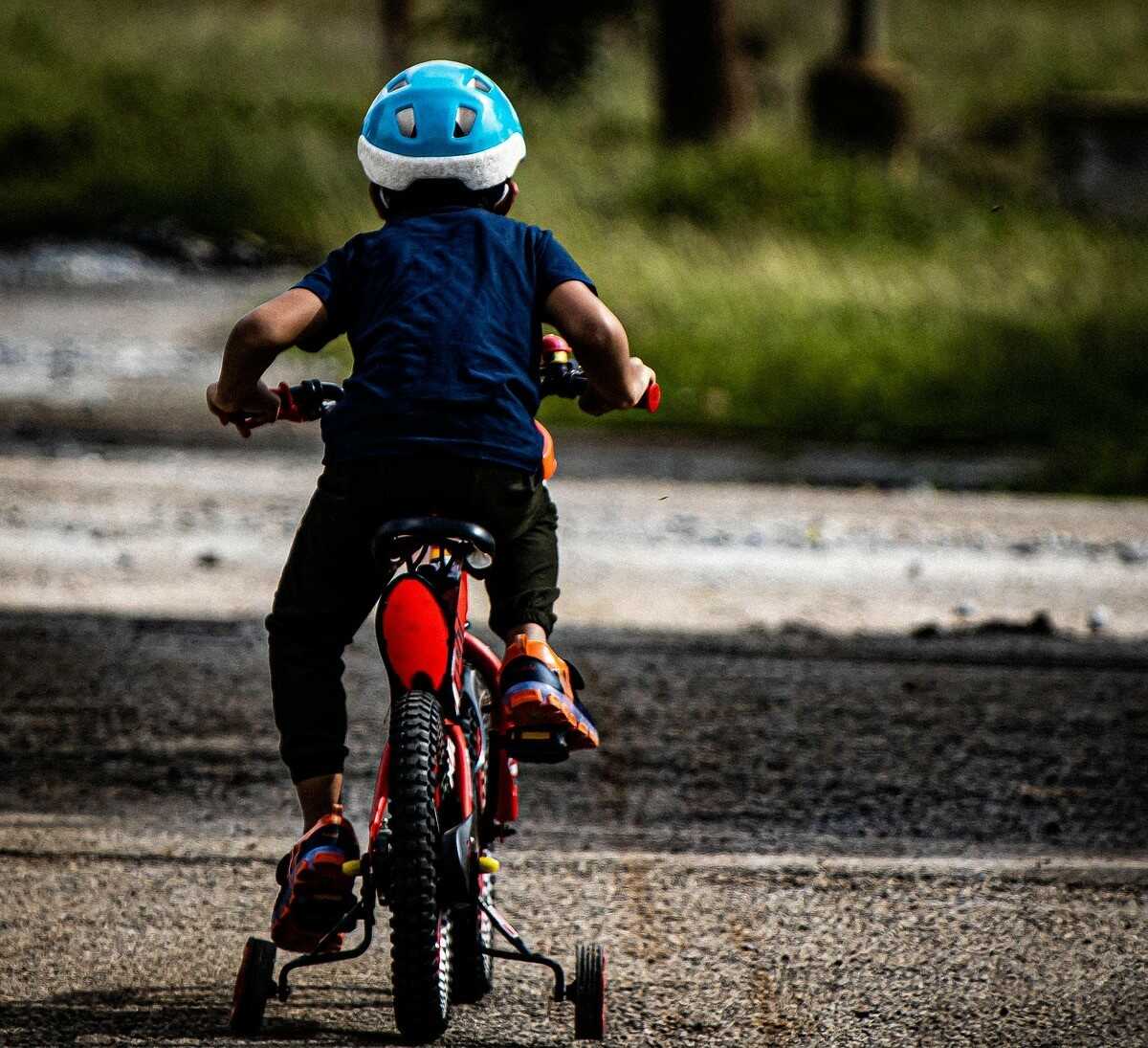 jak nauczyć dziecko jazdy na rowerze